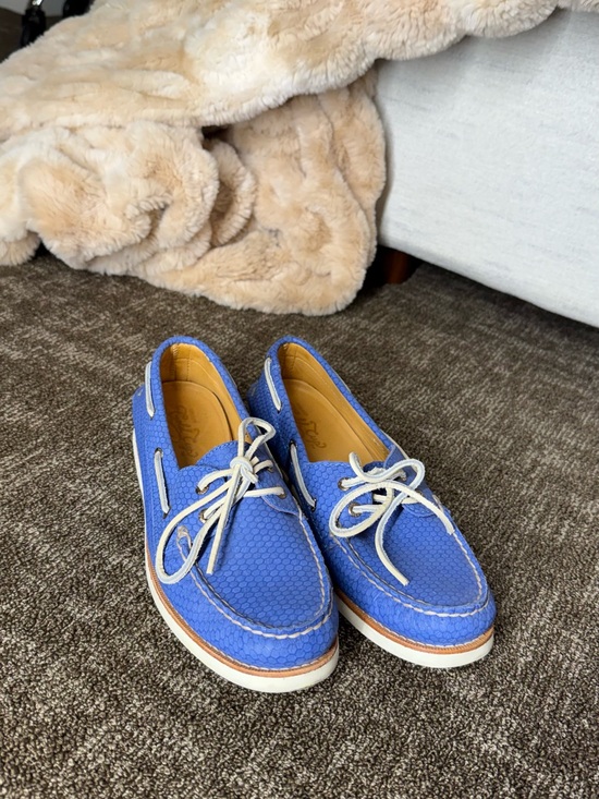 Sperry Shoes - Sperry Blue Boat Shoes with White Laces
